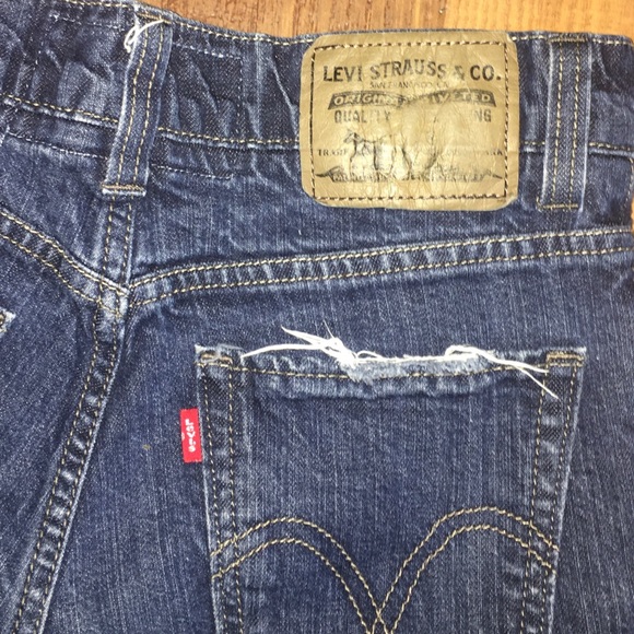 LEVI’S dark blue DENIM distress shorts@2 - Picture 3 of 8